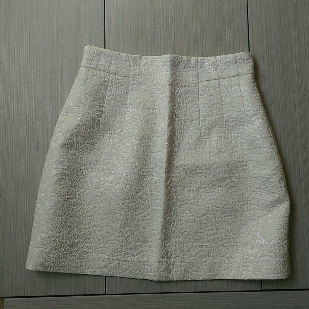 H&M cream floral skirt